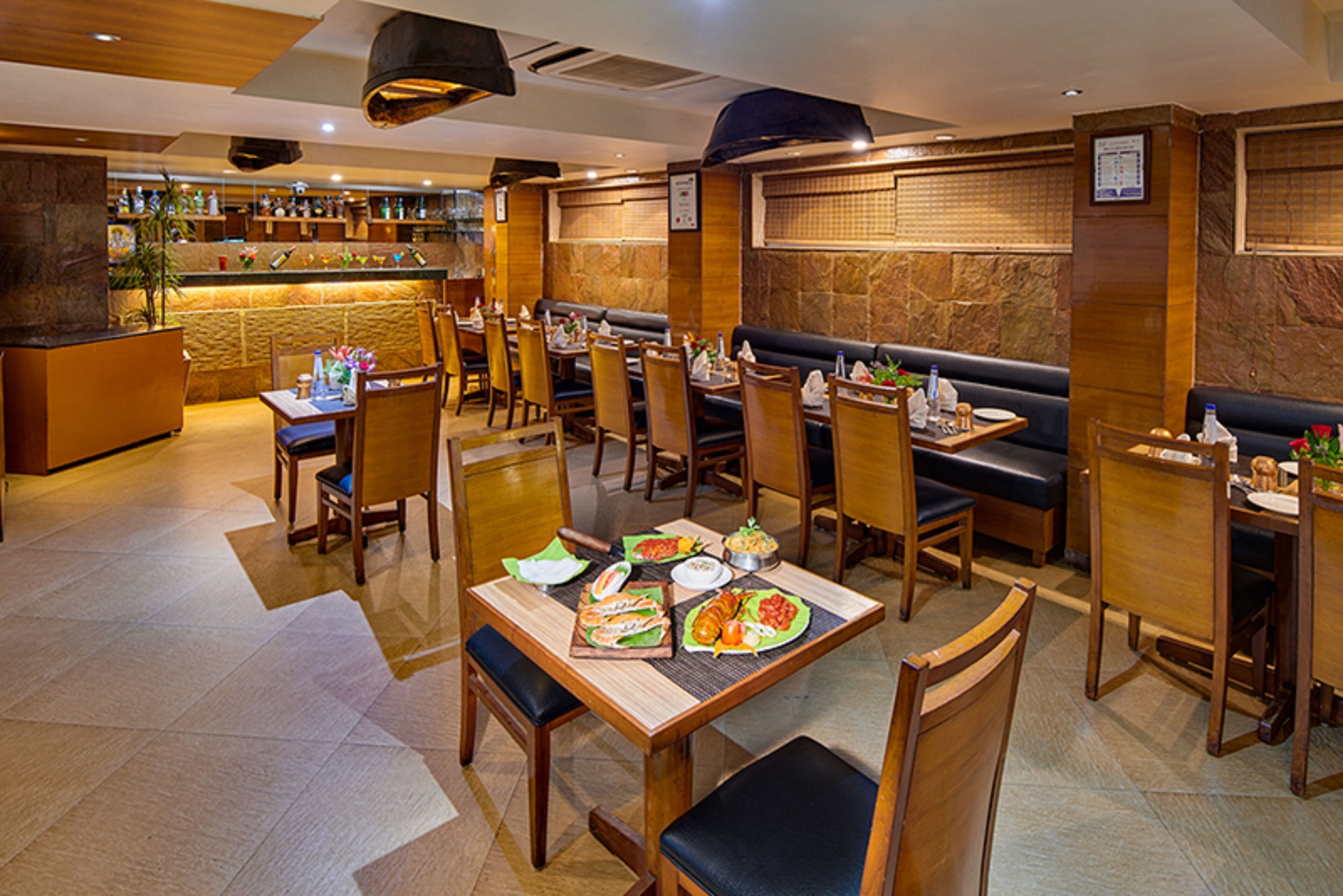 Lunch and dinner served