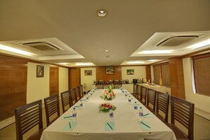 Meeting facility - Coraltree By Goldfinch Hotels Bangalore (Bengaluru)