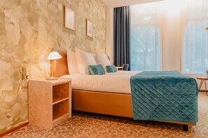 Zimmersafe, schallisolierte Zimmer, kostenloses WLAN, Bettwäsche