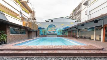 Indendørs pool, udendørs pool