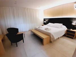 高级房, 无烟房 | 羽绒被、客房内保险箱、免费 WiFi、轮椅无障碍