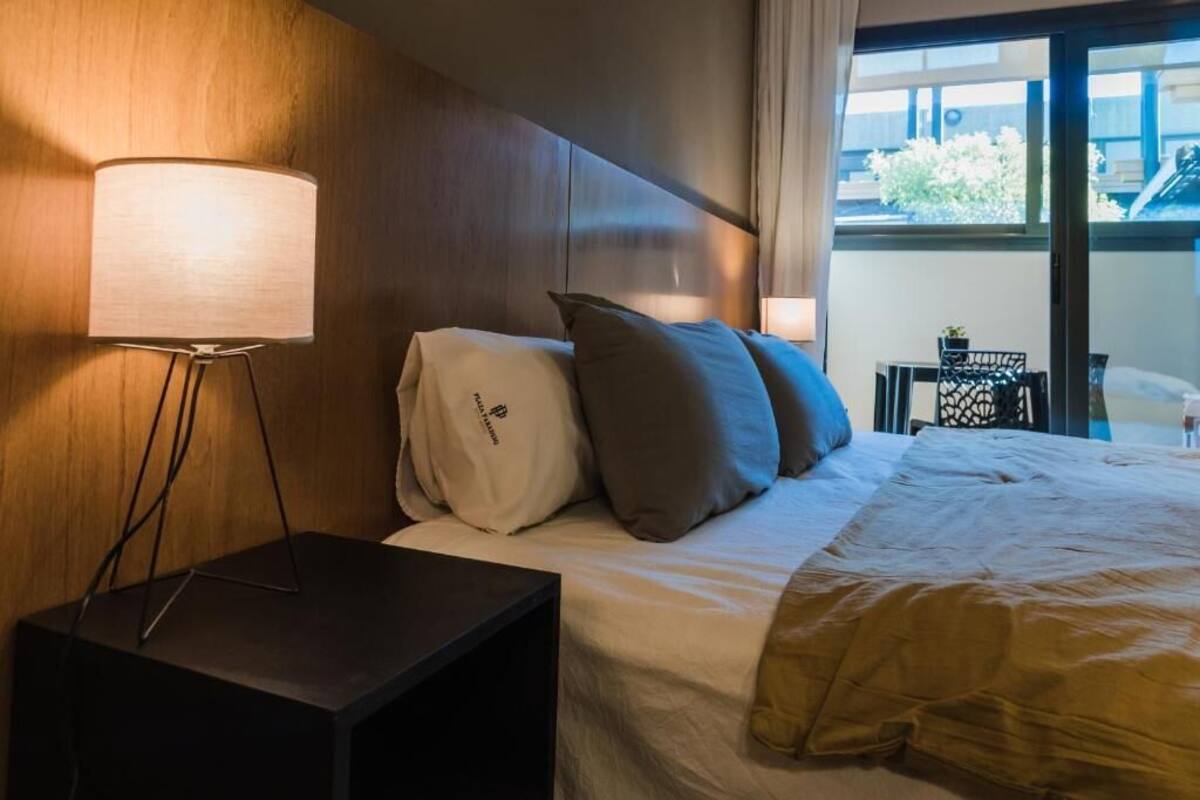 business room, 2 bedrooms | 1 bedroom, down duvets, in-room safe, free wifi