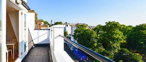 Top Floor One Bedroom | Terras