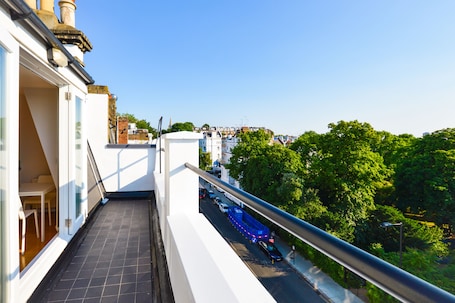 Top Floor One Bedroom | Terrace/patio