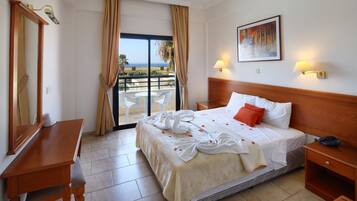 Apartment, 2 Bedrooms | 1 bedroom, premium bedding, in-room safe, blackout curtains