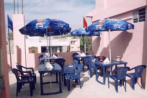 Outdoor dining - Hotel Ganga Kripa (Jaipur)