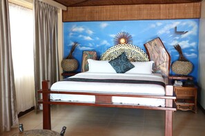 Coral Garden Suites, Ocean View | Minibar, caja de seguridad en la habitación y muebles diferentes 