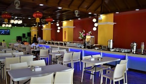 Tägliches Frühstücksbuffet gegen Gebühr