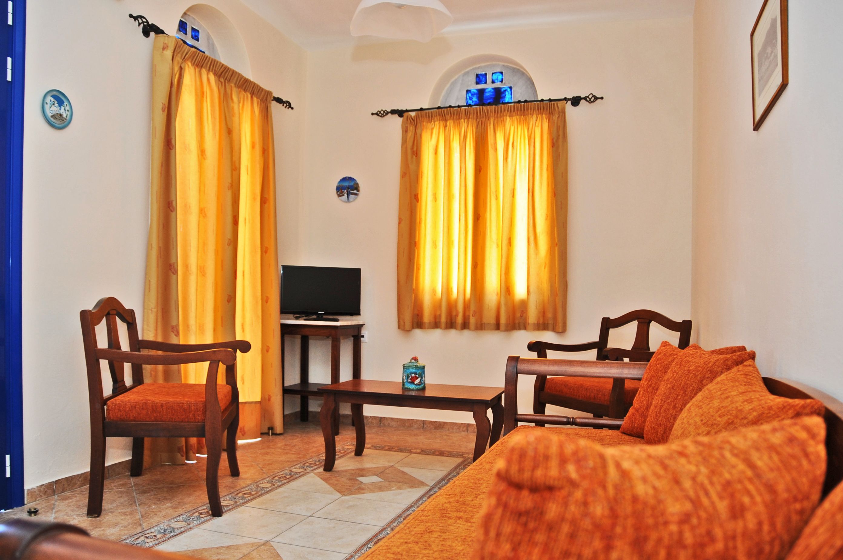 deluxe studio, mountain view | in-room safe, free cots/infant beds, free wifi, bed sheets