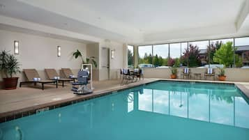 Indoor pool, pool loungers