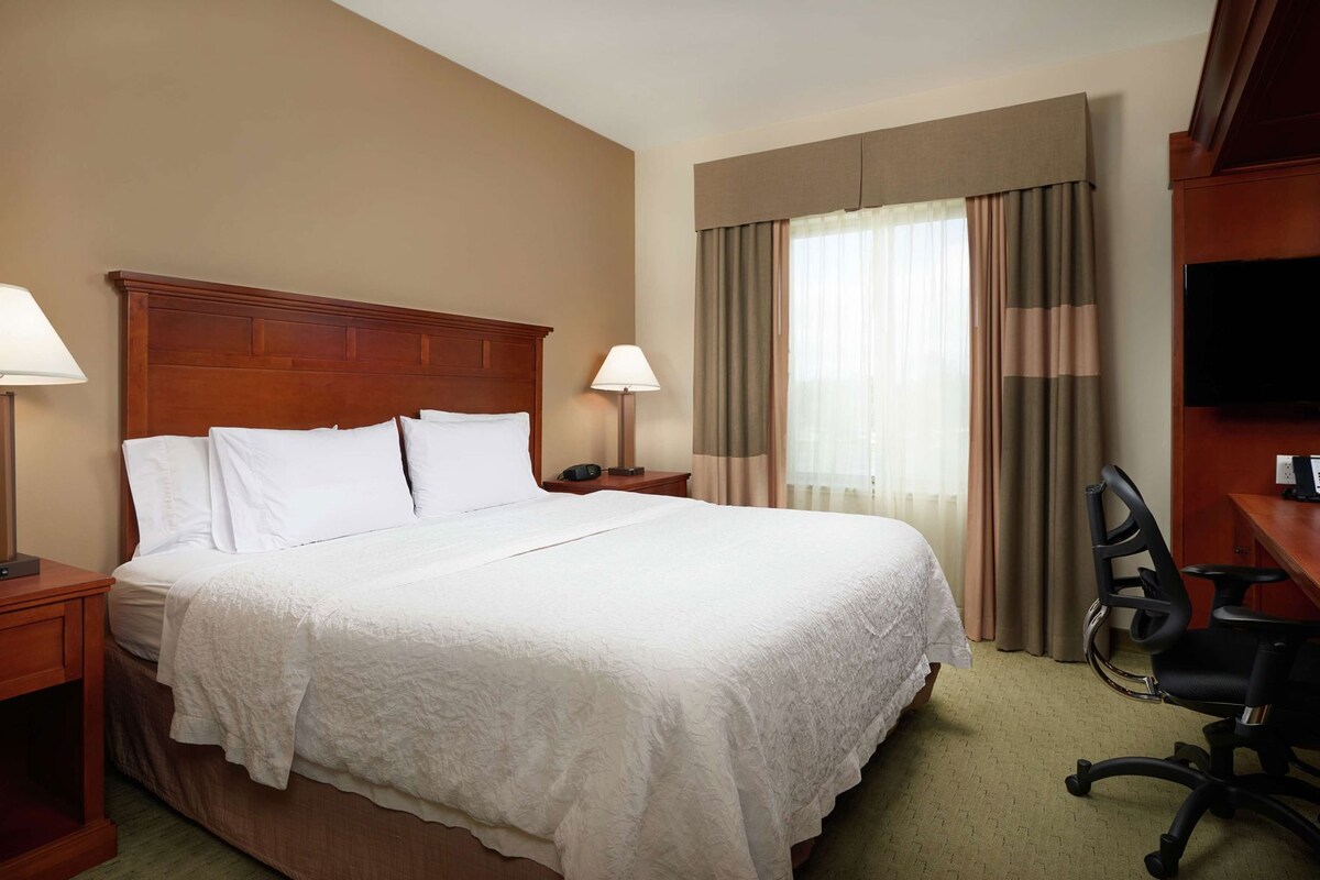 In-room safe, desk, laptop workspace, iron/ironing board