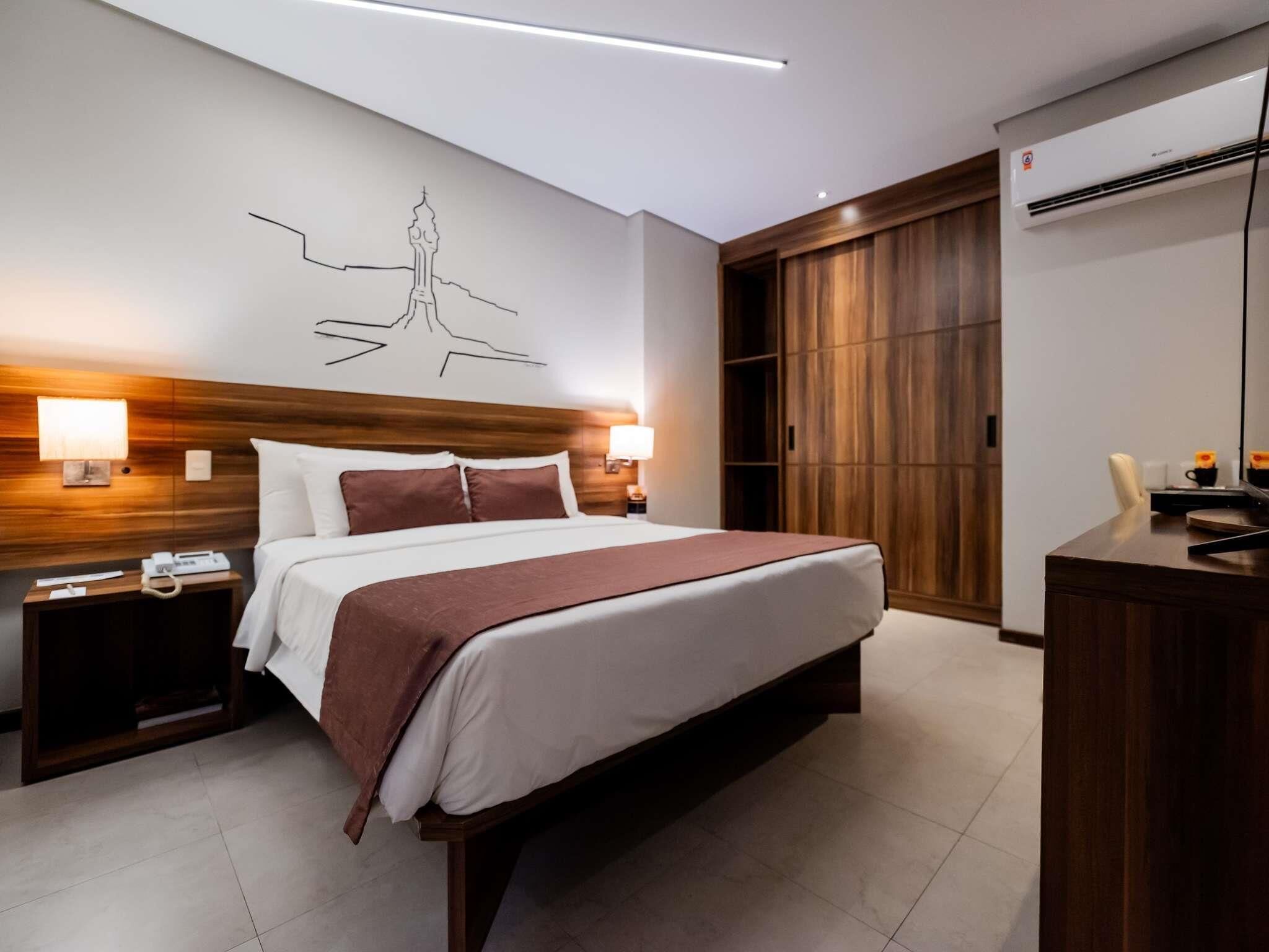 Minibar, desk, free WiFi, bed sheets