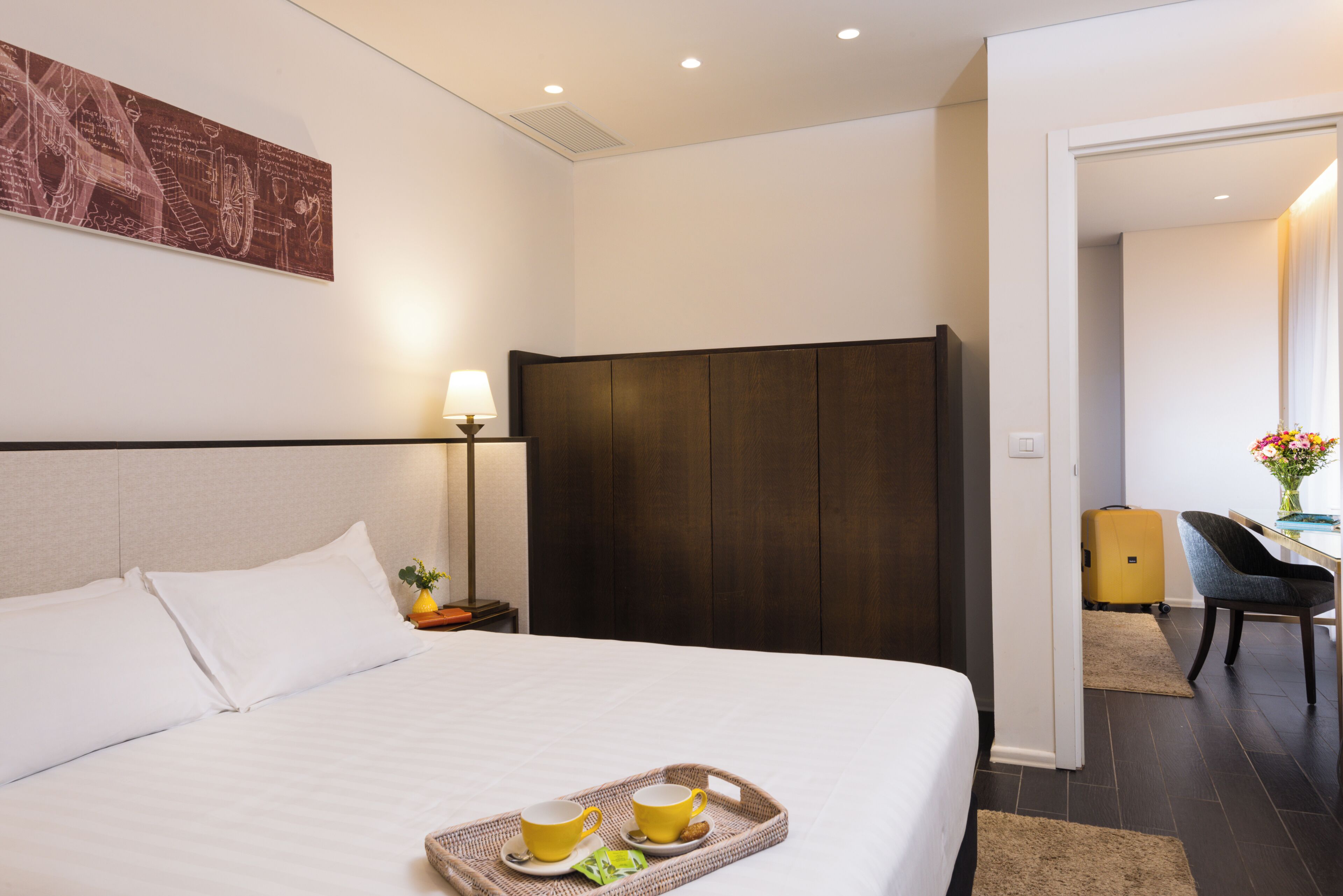 ห้องเอ็กเซกคิวทีฟสวีท | ตู้นิรภัยในห้องพัก, โต๊ะทำงาน, Wi-Fi ฟรี, ผ้าปูที่นอน