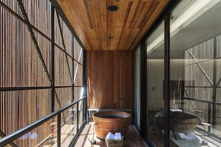 Sábanas de algodón egipcio, ropa de cama de alta calidad y minibar . Felissimo Exclusive Hotel