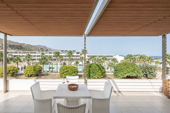 Terrace/patio - Avra Imperial Hotel (Platanias)