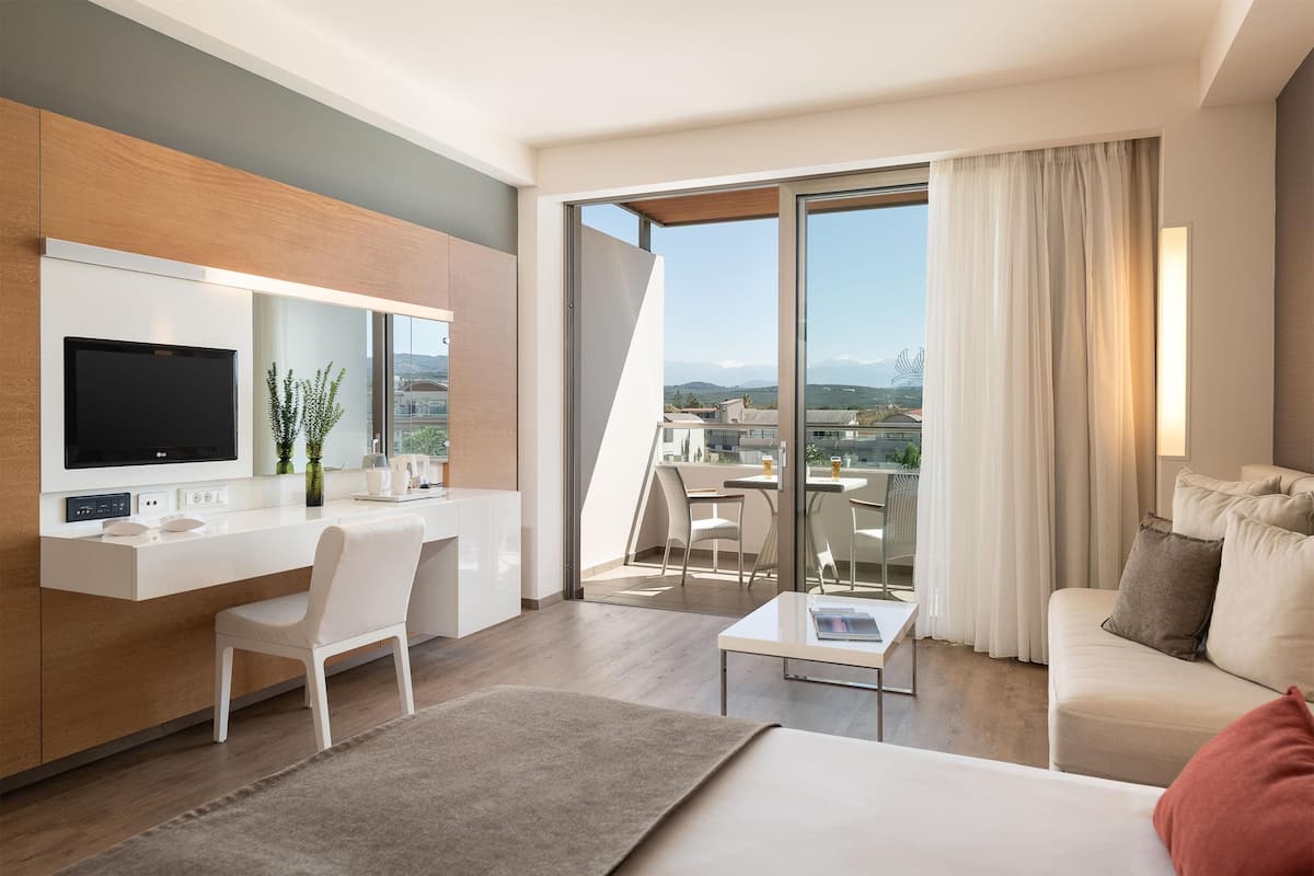 deluxe room | 1 bedroom, egyptian cotton sheets, premium bedding, pillow-top beds