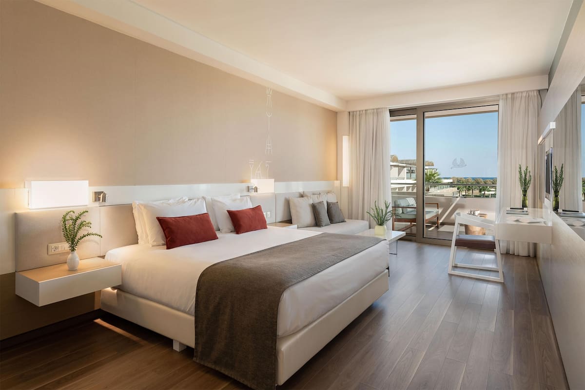 Executive Suite | 1 bedroom, Egyptian cotton sheets, premium bedding, pillowtop beds
