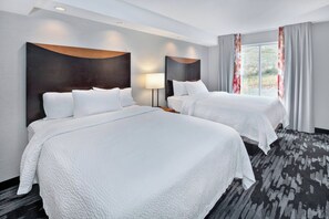 Premium bedding, down comforters, in-room safe, desk - Fairfield Inn & Suites Marietta (Marietta)