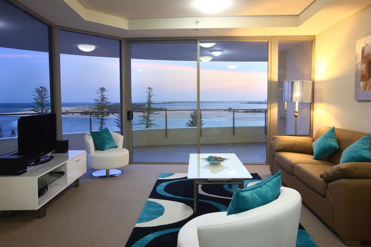 One Bedroom - Water View | Living room