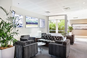 Lobby-Lounge