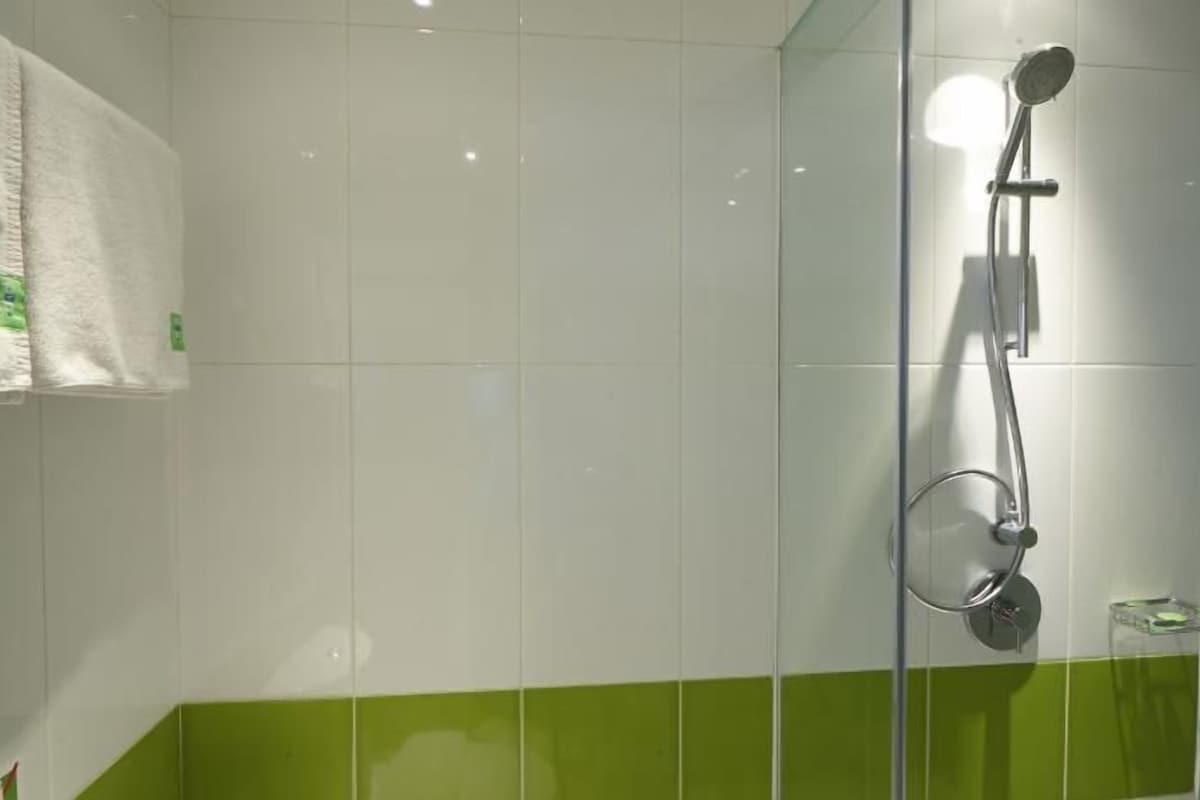 Bathroom | Shower, free toiletries, towels