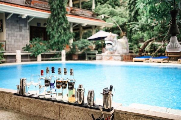 Poolbar