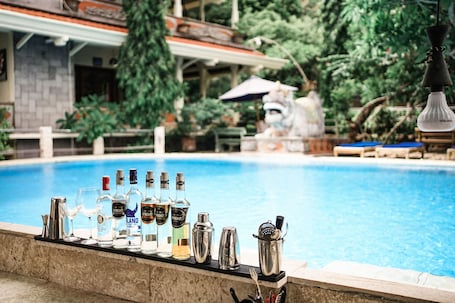 Poolside bar