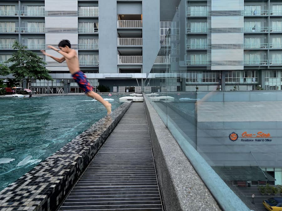 2 piscines extérieures