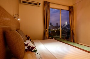 In-room safe, blackout curtains, free WiFi, bed sheets - One-Stop Residence Hotel & Office (Kuala Lumpur)