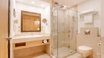 Rainfall showerhead, free toiletries, hair dryer, slippers