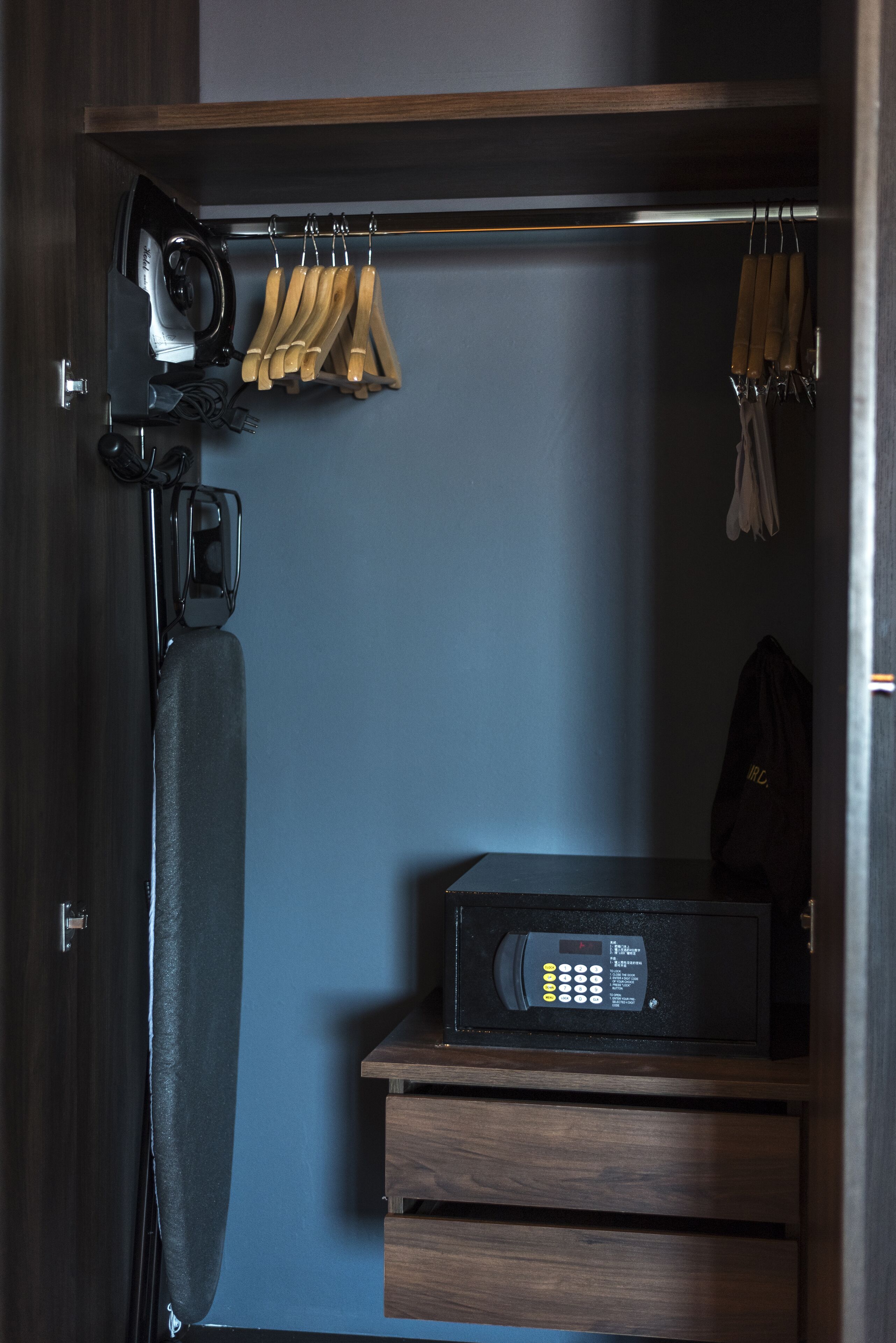 1 bedroom, in-room safe, desk, laptop workspace