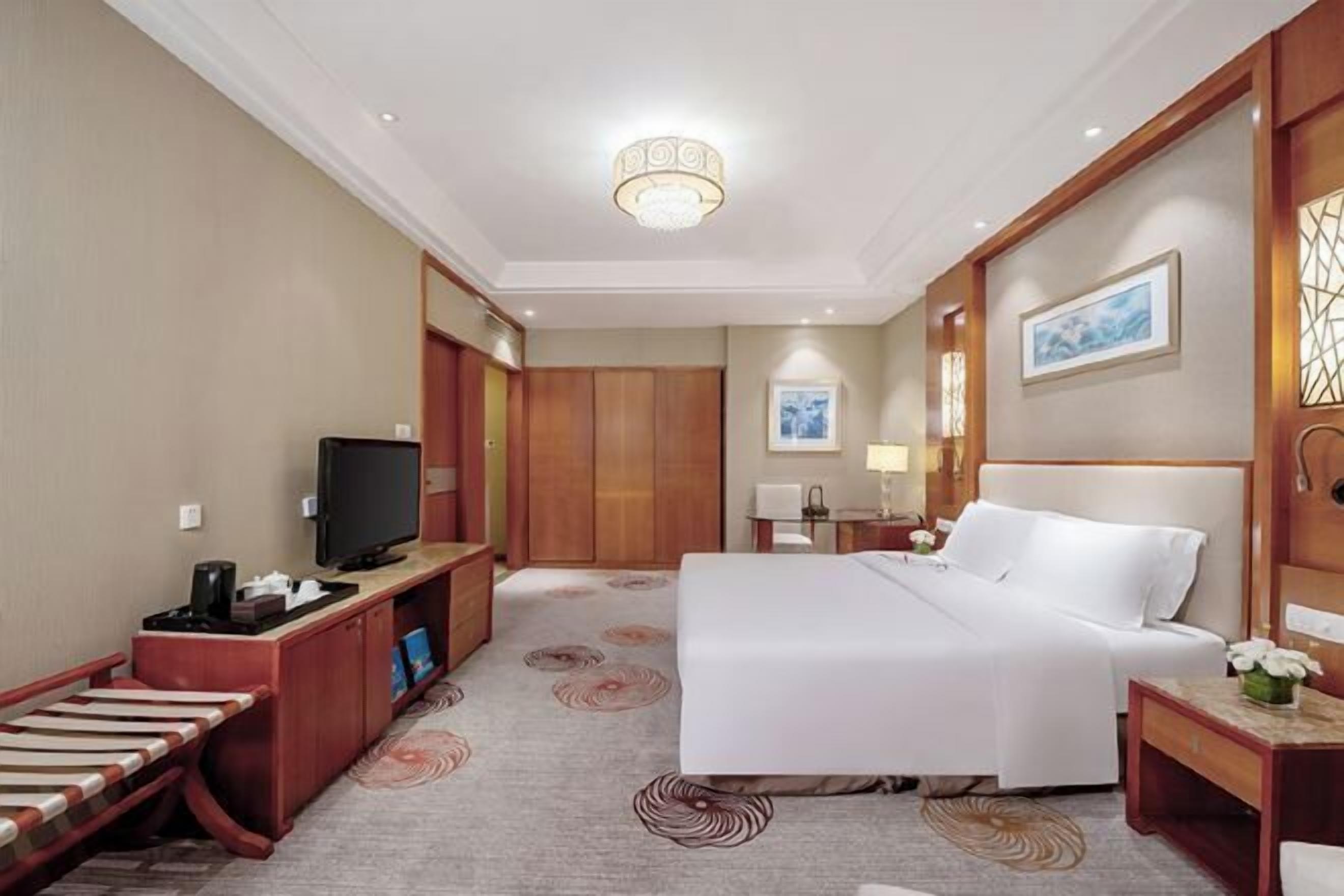 In-room safe, iron/ironing board, alarm clocks