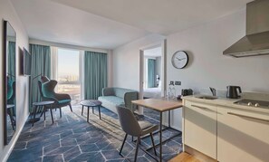 雪櫃、微波爐、爐具、洗碗機