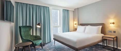 Suite, 1 King Bed, Park View