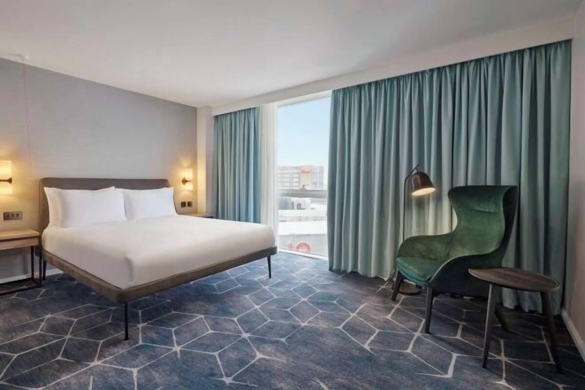 1 bedroom, hypo-allergenic bedding, in-room safe, desk