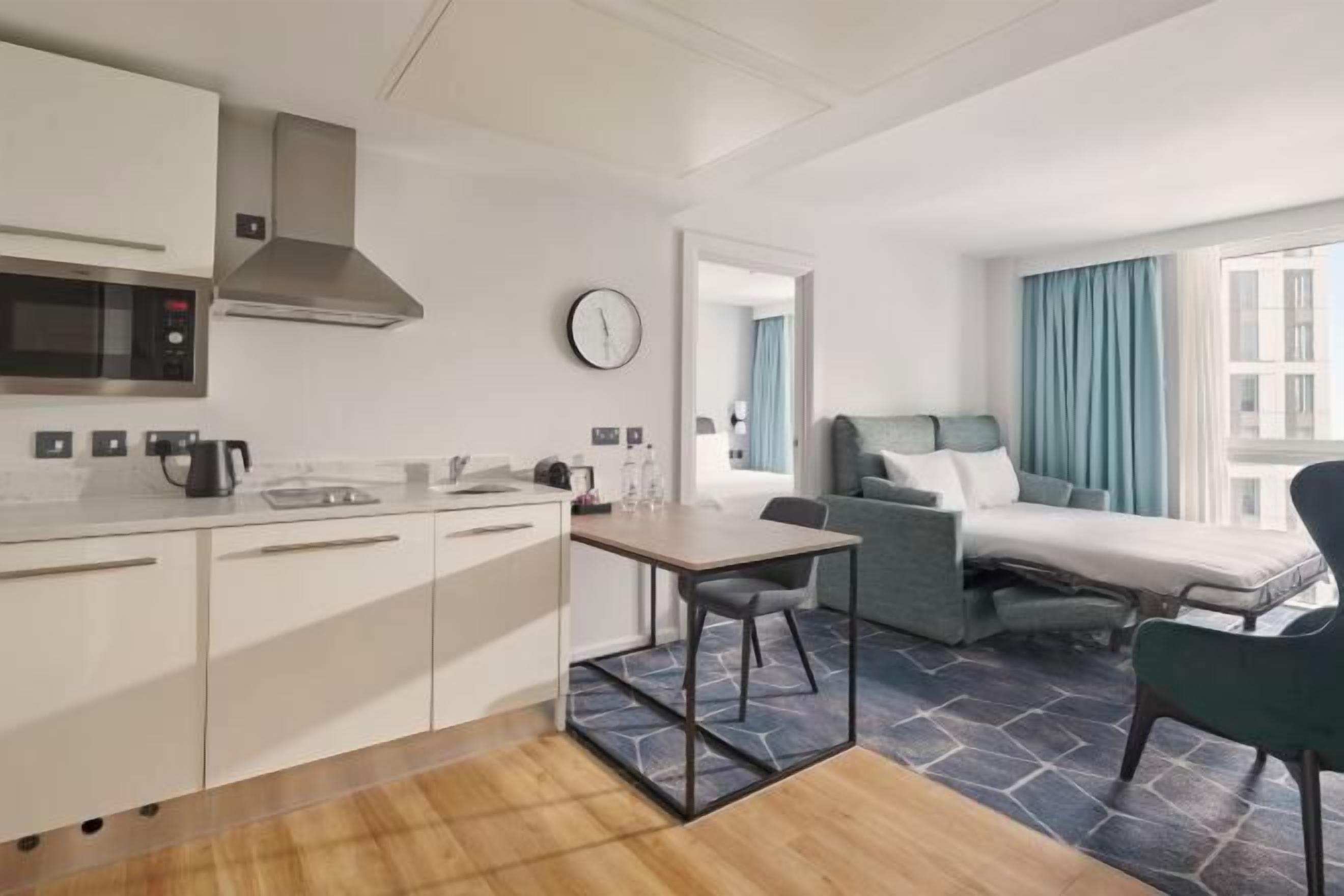 Hypo-allergenic bedding, in-room safe, desk, laptop workspace