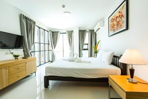 In-room safe, free WiFi