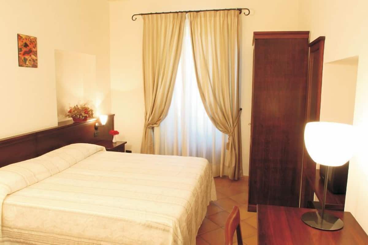 Hypo-allergenic bedding, pillow-top beds, minibar, in-room safe