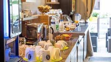 Café da manhã com buffet diário (EUR 12 por pessoa)