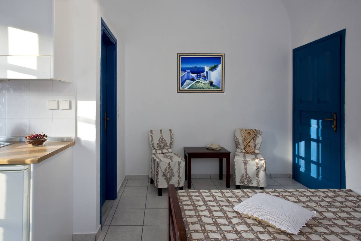 studio | egyptian cotton sheets, pillow-top beds, in-room safe, blackout curtains