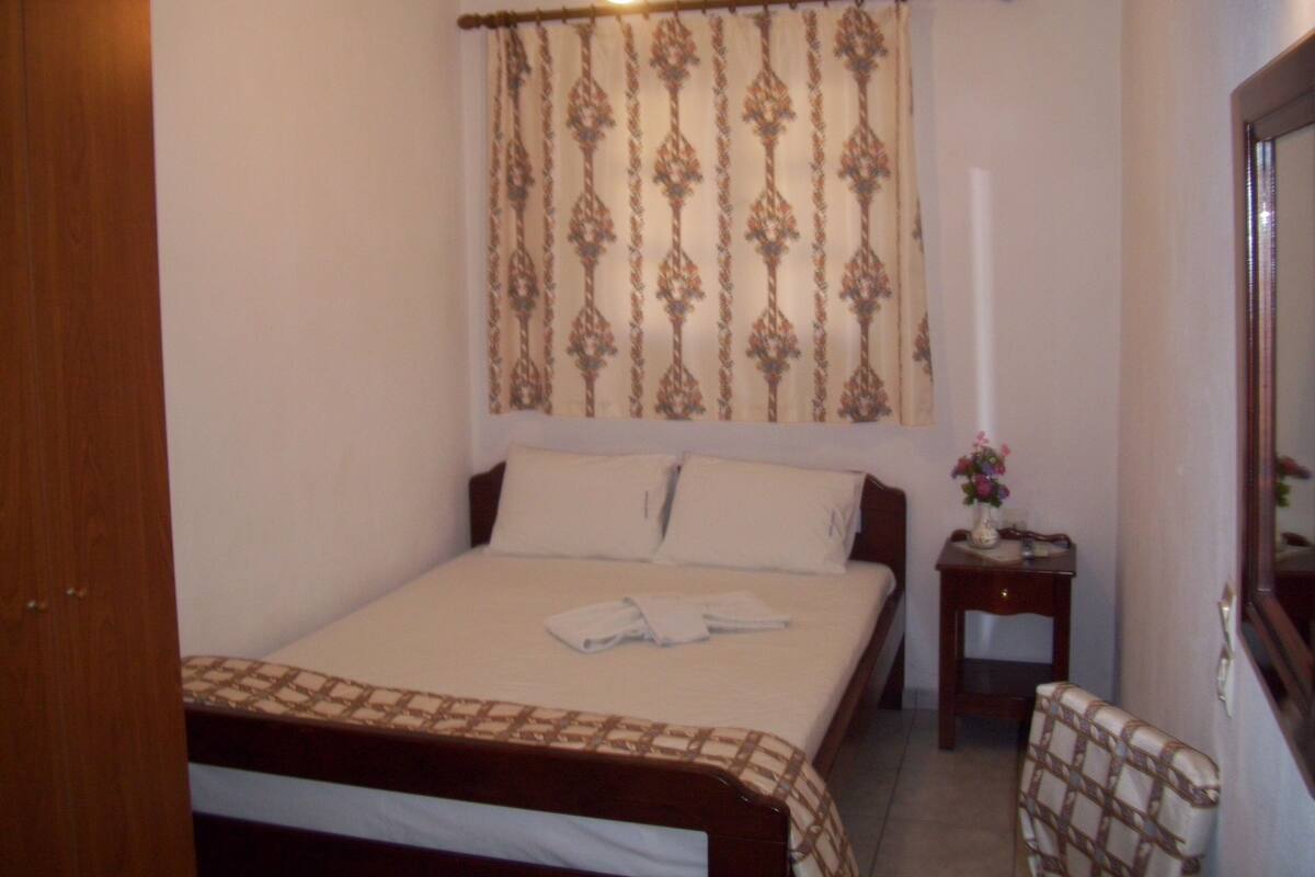 Egyptian cotton sheets, pillowtop beds, in-room safe, blackout drapes
