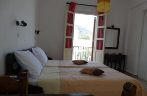 Free cots/infant beds, free WiFi, bed sheets