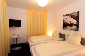 Chambre Double (private bathroom )