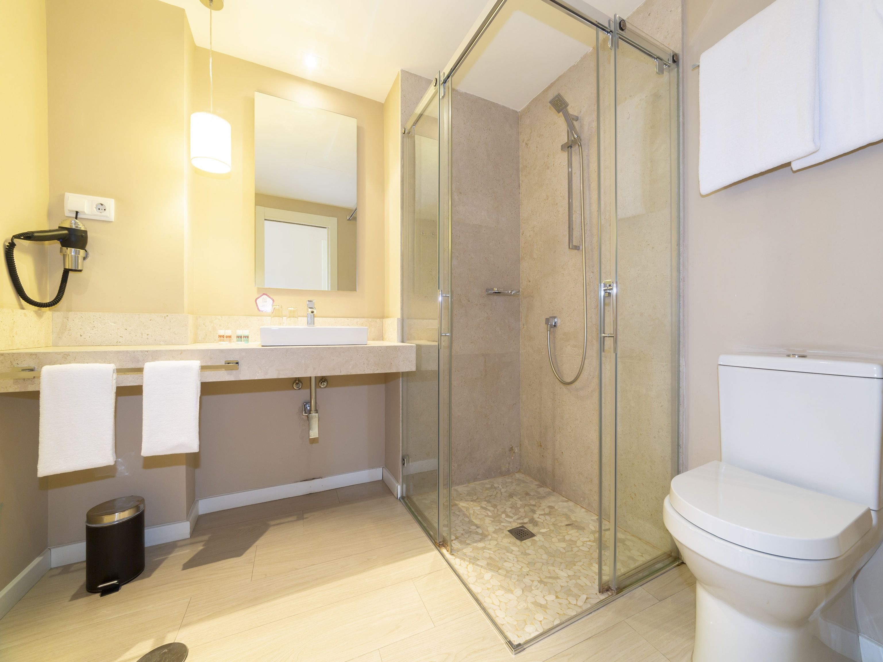 twin room | bathroom | shower, free toiletries, hair dryer, towels