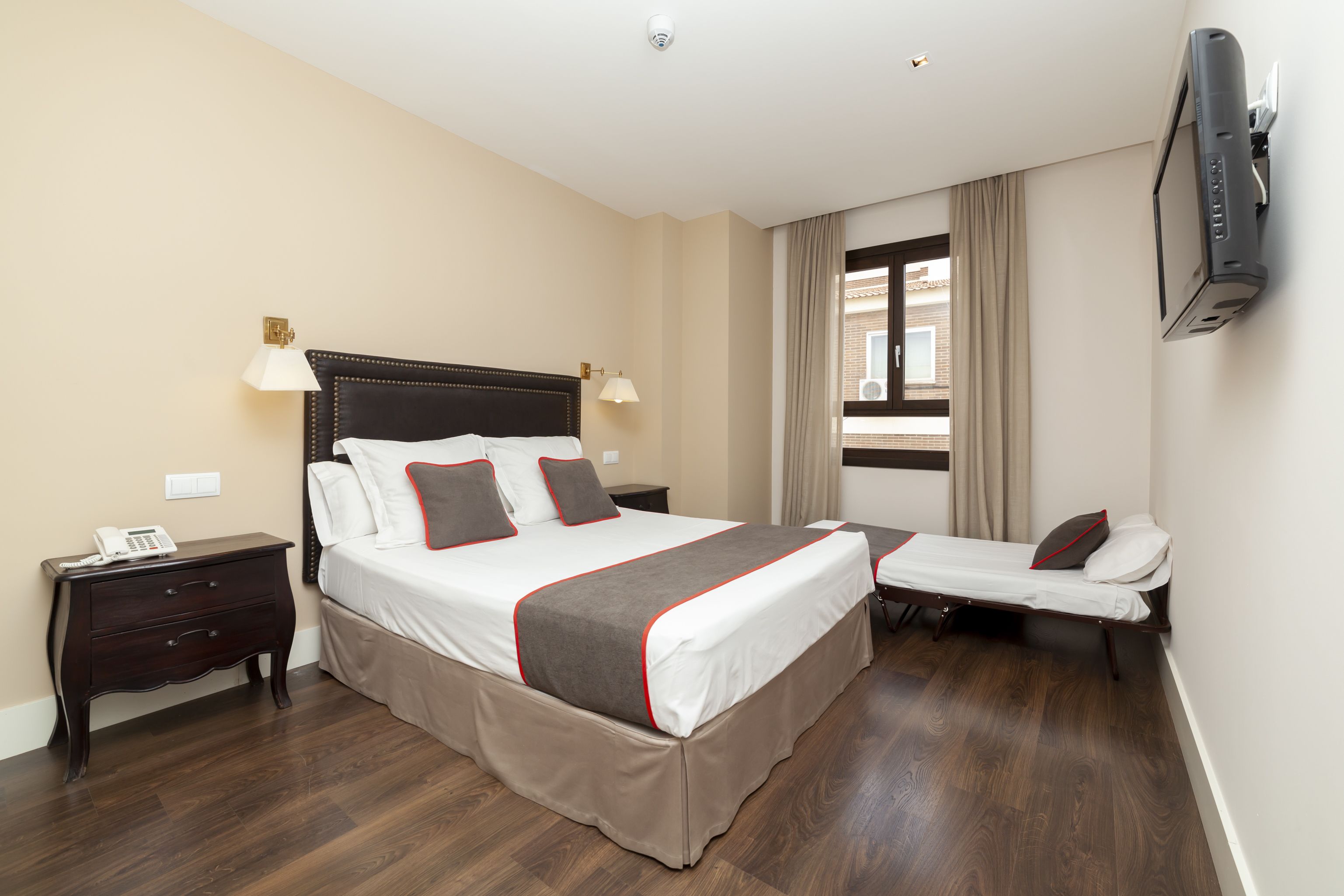 minibar, in-room safe, desk, soundproofing