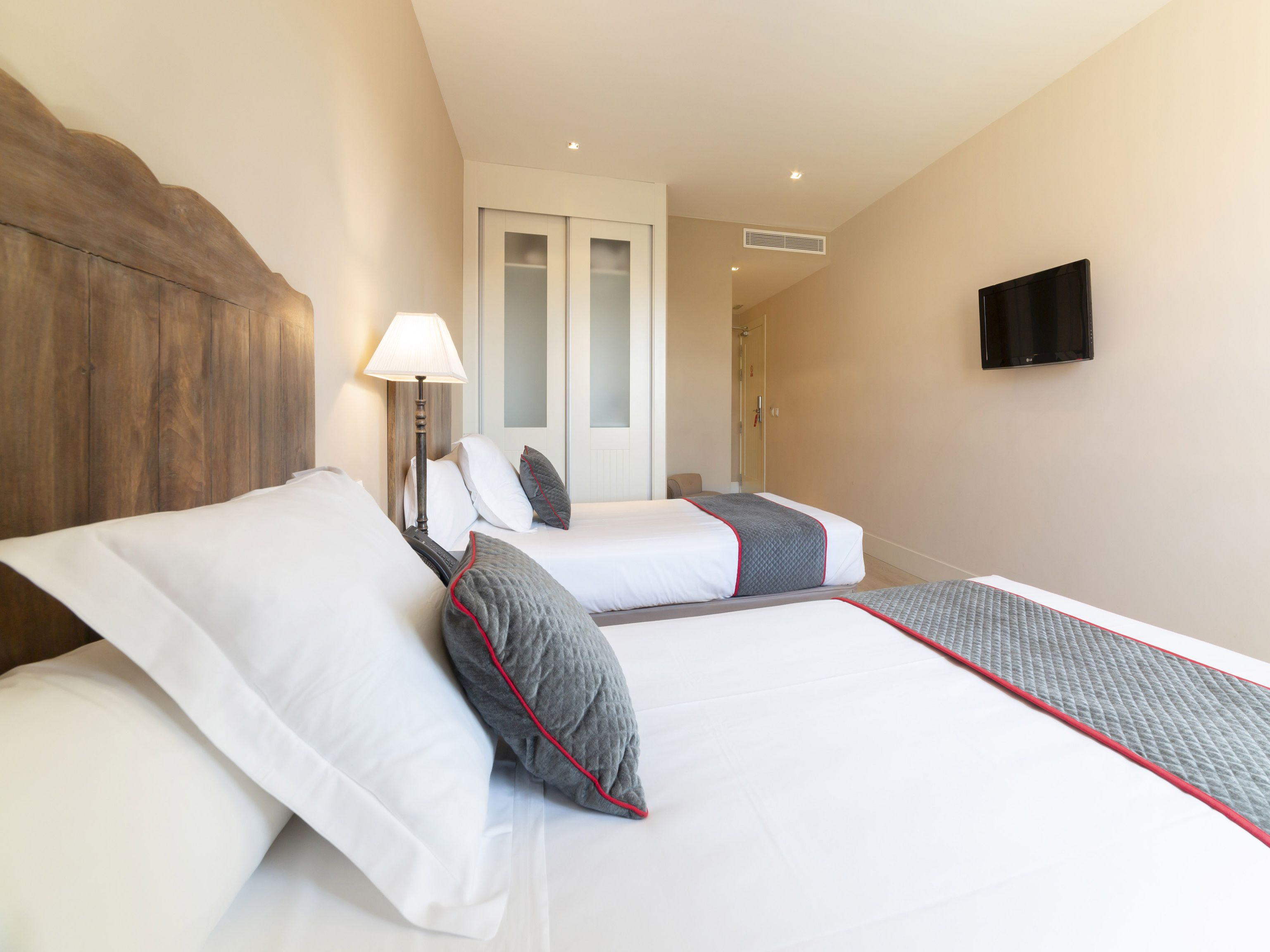 minibar, in-room safe, desk, soundproofing