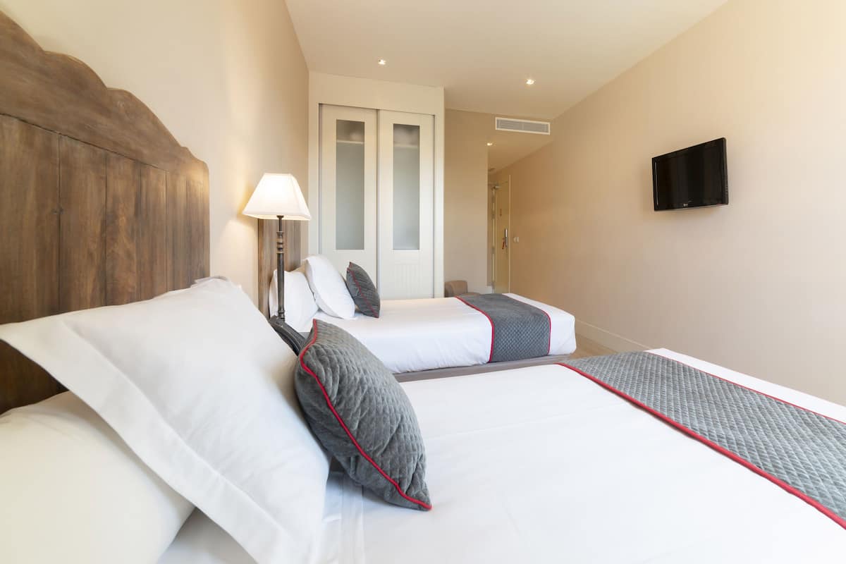 minibar, in-room safe, desk, soundproofing