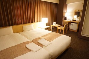 Down duvets, desk, blackout curtains, soundproofing