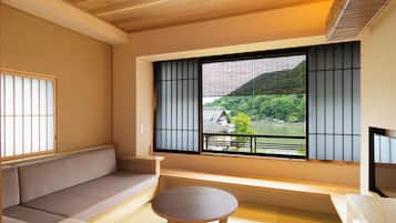 Down duvets, in-room safe, free WiFi, bed sheets