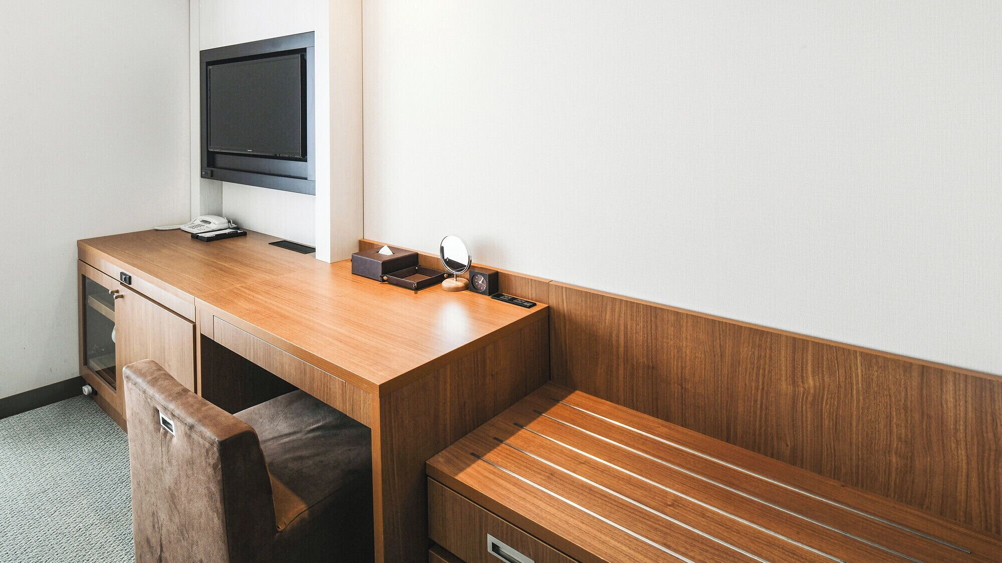 1 bedroom, in-room safe, desk, blackout curtains